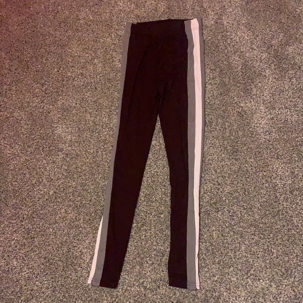 high waisted burgundy stripped leggings